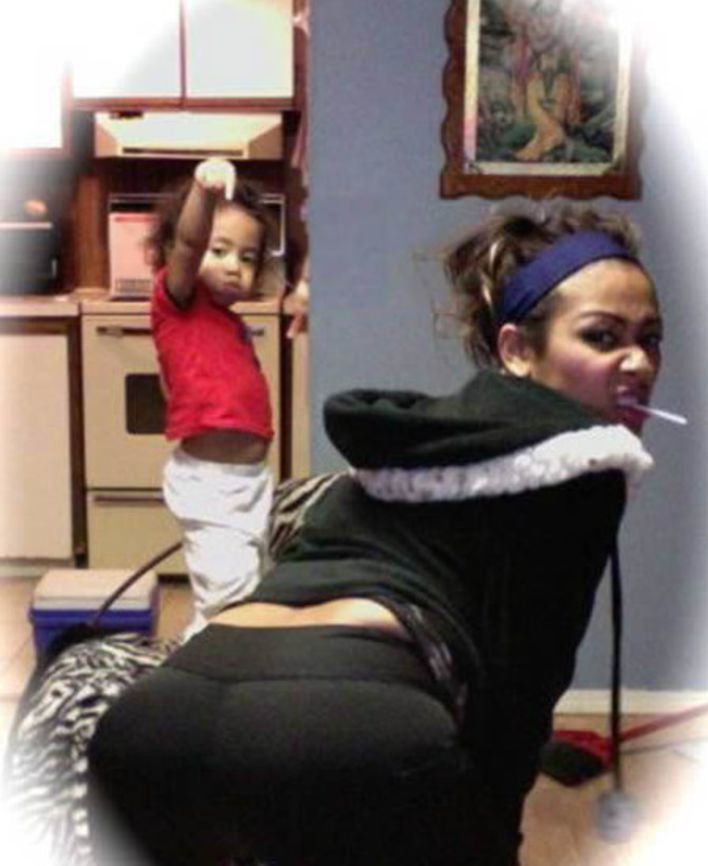 Inappropriate Mom Photos (7)