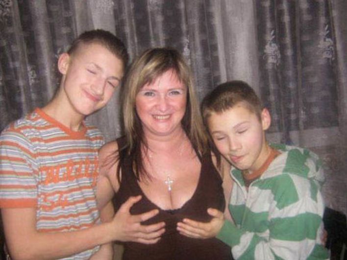 Inappropriate Mom Photos (8)